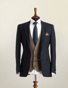 Navy Lounge, Lounge Suit, Gentlemens Guide, Herringbone Suit, Costume Bleu, Check Jacket, Morning Suits