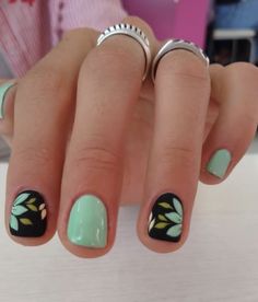 Nail Designs For Short Nails Flowers, Trending Nails 2020, Pastel Nail Colors Spring, Very Short Manicured Nails, Cruise Nails Caribbean Ideas, Mommy And Me Nails Design, Vintage Flower Nails, Nail Art Designs Summer Gel, Blue Nail Art Designs Summer