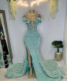 Vintage Prom Dresses, Prom Dresses Sparkly, Mermaid Gown Prom, Light Blue Prom Dress, Celebrity Inspired Dresses, Sparkly Prom Dresses, Gorgeous Prom Dresses, Prom Girl Dresses, Senior Prom Dresses