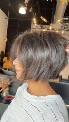 Short Lob With Layers, Rounded Graduated Bob, Short Hairstyle Women Fine Hair Round Face, Short Mom Cuts, Pixie Bob Haircut Short, Chic Bob Hairstyles, Popular Short Haircuts, Medium Bob, Messy Short Hair