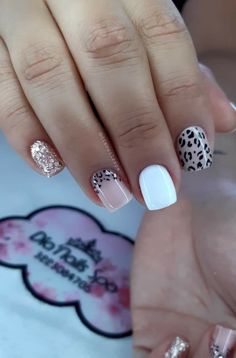 Nails For Colorado Trip, Carrie Underwood Inspired Nails, Cute Minimalist Nails Summer, Real Nail Gel Polish, Lepord Nails Designs, January Gel Nails, Dip Manicure Ideas, Current Nail Trends 2023, Summer Nails Coffin