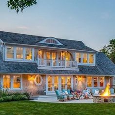 Coastal Home Exterior, New England Cottage, Preppy House, Exterior Finishes, Lake Houses Exterior, House With Balcony, Beach House Exterior, Modern Rustic Homes