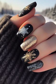 Nails Short And Simple, Fun French Tips, Black Christmas Nails, Gold Holiday Nails, Christmas Nail Designs Holiday, Christmas Nails Glitter, Elegant Goth, Black Nails With Glitter