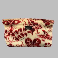 Gucci By Tom Ford Ss 2000 Toiletry Pouch Bag Comes In A Red & Beige Abstract Floral Canvas Featuring Inner Slots, Silver Tone Hardware, And A Top Zipper Closure. Made In Italy. Includes Dust Bag. Very Good Pre-Owned Condition. Marked: 039-9968 / 2404 Measurements: Length: 8 Inches Width: 3 Inches Height: 5 Inches Sui Generis Reference: 117113 Category: Bags & Leather Goods More Details Brand: Gucci Gender: Male Color: Red Color 2: Beige Pattern: Abstract Floral Fabric: Canvas Age Group: Adult Style Bag: Toiletry Made In: Italy Sui Generis Designer Consignment Is An Award Winning Fashion Resale Store For Women & Men. Located In San Francisco. The New York Gucci By Tom Ford, Gucci Crossbody Bag, Gucci Crossbody, Toiletry Pouch, Fabric Canvas, Floral Canvas, Gucci Accessories, Pouch Bag, Floral Fabric