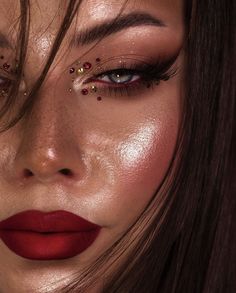 Christmas Holiday Makeup, Dark Fantasy Makeup, Christmas Eyeshadow Looks, Holiday Glam Makeup, Exotic Makeup, Christmas Eyeshadow, Christmas Glam, Christmas Eye Makeup