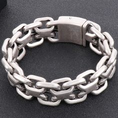 Experience a touch of modern elegance with our FZ Chunky Chain Polished Brushed Stainless Steel Bracelet. Made from high-quality stainless steel, its stylish and fashionable design is perfect for any outfit. Elevate your style with this sleek and polished piece. Gender: Men Material: Metal Metals Type: STAINLESS STEEL Bracelets Type: Chain & Link Bracelets Chain Type: Link Chain Item Type: BRACELETS Clasp Type: Hidden-safety-clasp Compatibility: All Compatible Shape\pattern: Geometric Trendy Silver Chain Bracelet With Solid Links, Modern Metal Chain Link Bracelet, Silver Metal Chain Bracelet With Rectangular Links, Modern Stainless Steel Bracelet With Chunky Chain, Modern Metal Chain Bracelets, Best Gifts For Friends, Packing Gift, Friends Style, Men's Bracelets