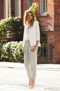 Hareem Pants, Silk Joggers, Weekend Mode, Slouch Pants, Net Fashion, Mode Tips, Mk Purse, Blazer Outfit, Pants Summer