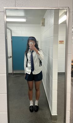 Private School Aesthetic Girl Outfit, Cute Uniform Aesthetic, Styling Uniforms Ideas, Uniform Accessories School, School Woman Aesthetic, Girl Uniform Outfits Private School, Preppy Uniform Aesthetic, Uniform Aesthetic School