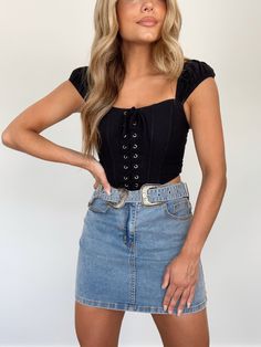 BK1192 denim mini skirt BaeVely Lane 201, Trendy Boutique Clothing, Western Glam, Western Summer, Bar Outfits, Girl Western, Belted Skirt, Skirt Styles, Denim And Diamonds