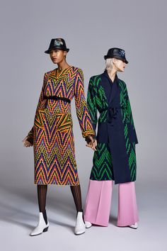 Duro Olowu | Fall 2018 Ready-to-Wear Black Designers, Duro Olowu, Fall Forward, 2018 Runway, Pencil Dresses, Colour Mixing, Fashion Week 2018, Textile Print, Knitwear Fashion