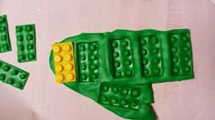 the legos are made to look like crocodiles