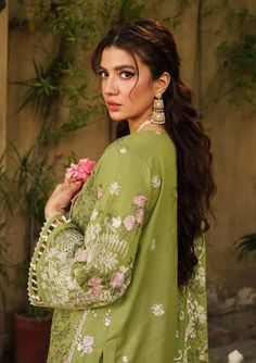 Brand: ELAF PremiumProduct Code: EKW-5 AABROOCollection: Elaf Premium Unstitched Luxury Winter CollectionFabric: Khaddar DESIGN DETAILS: Embroidered Khaddar Front 1.30 Meters Embroidered Khaddar Back 1.30 Meters Embroidered Khaddar Sleeves 01 Pair Embroidered Organza Shirt Front Left & Right Border 1.30 Meters Embroidered Organza Shirt Motifs 01 Pair Embroidered Organza Front Daman Border 0.8 Meter Embroidered Organza Shawl Pallu Border 2.25 Meters Embroidered Viscose Shawl 2.5 Meters Solid Dyed Pakistani Boutique, Short Frock, Pakistani Designer Clothes, Organza Shirt, Pakistani Lawn Suits, Luxury Winter, Pakistani Salwar Kameez, Kids Scarf, Lawn Suits