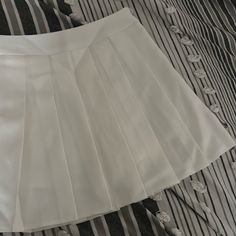 Nwot Amazon White Size Xs Tennis Skirt ! Very Cute ! Cheap White Stretch Tennis Skirt, White Mini Tennis Skirt For Sports, White Pleated Short Inseam Tennis Skirt, White 4-way Stretch Tennis Skirt For Sports, White Moisture-wicking Short Tennis Skirt, Tennis Skirt, Tennis, Womens Skirt, White