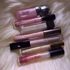 Lipgloss Collection, Lip Gloss Cosmetics, Lipgloss Lips, Lip Gloss Collection, Gloss Labial, Dope Makeup, Makeup Obsession