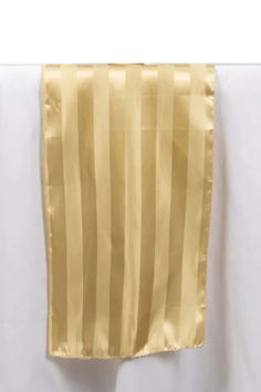 Add a touch of elegance and sophistication to your table setting with our Champagne Satin Stripe Table Runner. This stunning table runner is the perfect accessory for any event, from lavish wedding receptions to formal dinner parties and casual gatherings. Its timeless charm and modern design make it the centerpiece of grace and allure. The delicate satin fabric, adorned with exquisite stripes, creates an air of refinement that transcends trends. Rustic Farm Table, Stripe Table, Lavish Wedding, Elegant Tablecloth, Striped Table Runner, Striped Table, Table Runners Wedding