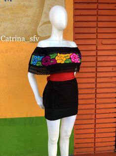 Mexican blouse, peasant blouse, handmade blouse, embroidered black blouse, off-the-shoulder blouse ideal for a Mexican party 100% cotton blanket fabric machine embroidered blouse, one size fits the person either (S-M-L -XL ) Handmade Blouse, Blanket Fabric, North Hills, Mexican Blouse, Off The Shoulder Blouse, Mexican Party, Mexican Dresses, Cotton Blanket, Skirt And Blouse