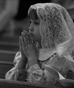 Christian Veils, Catholic Veil, Children Praying, Night Blessings, Catholic Women, Good Night Blessings, Christian Pictures, Faith Love, Pope John