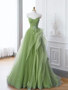 Green Long Prom Dress, Prom Dress Green, Book Fashion, Formal Dresses Graduation, Prom Inspo, Graduation Party Dresses, Green Prom, Green Tulle, Tulle Sleeves