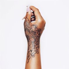 Hand Tattoo Designs For Women, Wrist Hand Tattoo, Mandala Tattoos For Women, Baddie Tattoos, Mandala Wrist Tattoo, Hand Tattoo Designs, Thumb Tattoos, Mandala Hand Tattoos, Henna Style Tattoos