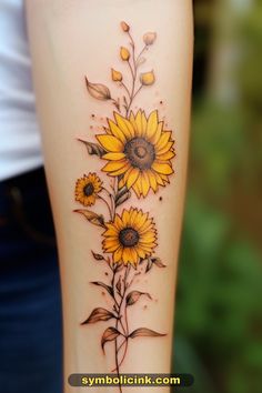 Sunflower Tattoo Ideas Watercolor Sunflower Tattoo, Sunflower Tattoo Meaning, Sunflower Tattoo Ideas, Sunflower Tattoo Simple, Sunshine Tattoo, Sunflower Tattoo Sleeve, Sunflower Tattoo Shoulder, Pumpkin Tattoo, Favorite Tattoos