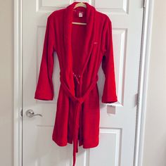 Soft And Cozy Red Robe With Embroidery Logo & Side Pockets Size M/L Red Calvin Klein, Calvin Klein Red, Pocket Size, Womens Calvin Klein, Embroidery Logo, Red White, Calvin Klein, Embroidery, ? Logo