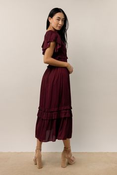 Short sleeves dress in burgundy Fall Chiffon Dress, Boho Fall Dress, Casual Fall Dress, Holidays Outfits, Boho Dress Fall, Perfect Black Dress, Airbnb Wedding, Dark Red Dresses, Trendy Patterns