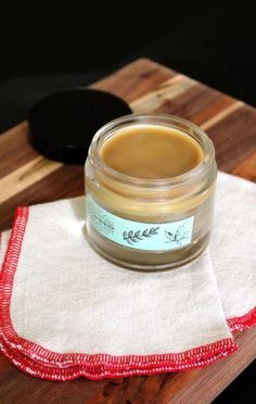 This natural antifungal foot salve recipe is a great way to naturally promote skin health and treat fungal foot infections. Antifungal Essential Oil, Homemade Salve, Natural Antifungal, Holistic Home, Toenail Fungus Remedies, Salve Recipes, Holistic Skin Care, Holistic Health Remedies, Diy Kosmetik