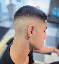 Curly Buzz Cut, Hear Style, Chic Short Haircuts, Cross Nails, Men's Short Hair, Faded Hair