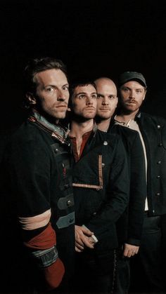 Cris Martin, Coldplay Poster, Coldplay Band, Coldplay Wallpaper, Enya Music, Moon Music, Coldplay Chris, Chris Martin Coldplay, Jonny Buckland