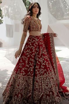 Heavy Bridal Red Lehenga Choli for Indian Bridal Wear Bridal Red Lehenga, Indian Bridal Wear Red, Red Wedding Lehenga, Red Lehenga Choli, Pengantin India, Red Bridal Dress, Bridal Lehenga Designs, Latest Bridal Lehenga, Wedding Lehenga Designs