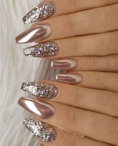 Trendy Nye Nails, Sparkly Rose Gold Nails, Square Nail Designs Holiday, New Years Eve Nails Ideas 2023, Neutral Color Nails Acrylic, Best Chrome Nails, Happy New Year Nails Designs, Nail Art Designs With Rhinestones, January Nails Ideas Acrylic