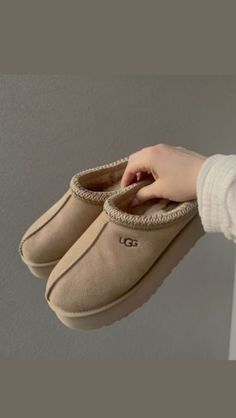 These slippers are a NEED this fall winter season. The black Ugg Tasman slippers are a blend of comfort and style, perfect for both indoor and outdoor use. They feature a soft suede upper and a plush sheepskin lining that provides ultimate warmth and coziness. The Tasman braid embroidery adds a unique touch of craftsmanship, while the lightweight yet durable EVA sole ensures long-lasting wear and support. These slippers are designed with a slip-on silhouette for easy on and off, making them a convenient choice for everyday wear. Key words:comfort, style, indoor, outdoor, soft suede upper, plush sheepskin lining, warmth, coziness, Tasman braid embroidery, craftsmanship, lightweight, durable EVA sole, long-lasting wear, support, slip-on silhouette, convenience.
Amazon affiliate Pic from Ugg Ugh Tazz Slipper Mustard Seed, Ugg Tazz Mustard Seed, Tazz Ugg, Tazz Slipper, Ugg Tazz, Yeezy Boots, Ugg Tasman Slippers, Ugg Tasman, Lazy Day Outfit