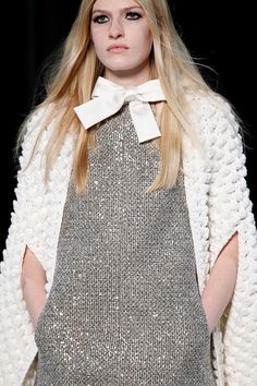 Saint Laurent Fall 2014 RTW - Details - Vogue Saint Laurent Fashion, Big Sweaters, Estilo Chic, Fashion Details, Passion For Fashion, Fashion Brand