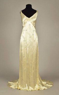 Art Deco Dresses, 1930's Dresses, Long Party Dress, Yellow Satin, Looks Party, 1930s Fashion, Dress Silk, Satin Gown, Dress Prom