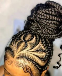 You don't need to worry about hair edges,protective braided Hairstyles, that Save your Edges, while at the same time saving you time, money and getting you ready in a matter of minutes? Braided Wigs by HairDepott tick all the boxes. QUALITY GUARANTEED. Having Alopecia/hair loss can cause a lot of anxiety, sadness and loss of confidence for its sufferers. A quality braided wig from HairDepott will restore their confidence and give them the opportunity to still wear their favourite braid styles. W Hair Braid Patterns, Goddess Braids Hairstyles, Braids Hairstyles Pictures, Cute Box Braids Hairstyles, Braided Hairstyles For Teens