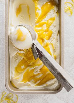 an ice cream dish with lemons in it