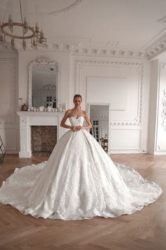 Lace Ball Gown Elmi Olivia Bottega, Lace Ball Gowns, Dream Wedding Ideas Dresses, Light Ivory, Princess Wedding Dresses, Dress Inspo, Gowns Online, Princess Wedding