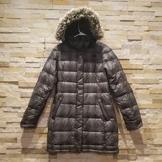 North Face Womens Parka Jacket Product Details Brand - The North Face Material - 600 Goose Down Insulation Color - Grey / Black Size - Women's Small Condition - Like New Style - Heavy Winter Puffer Coat Retail Price - $380 Measurements Top To Bottom Length - 33" Pit To Pit - 20" #Tags - Puff 96 1996 Bubble Goose Puffy Ladies Women Nupse Series Northface Tnf A55 (Id-2-913) Feathers Backpack Jackets Coats Vest Shorts Hoodie Raincoat Fleece Goretex Gore Tex Short Hoodie, Down Winter Coats, Winter Puffer Coat, North Face Womens, Winter Puffer, North Face Coat, Womens Parka, Jacket Long, Parka Jacket