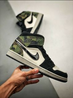 Nike Air Jordan 1 Mid SE Light Bone Black Camo Men's Size 10.5 | CW5490-001. Condition is "New with box(no lid)". Shipped with USPS Priority Mail. Camo Jordans, Jordan 1 Mid Green, Online Sneaker Store, Air Jordan 1 Mid Se, Nike Air Jordan 1 Mid, Sneaker Stores, Nike Air Jordan 1, Black Camo, Air Jordan 1 Mid