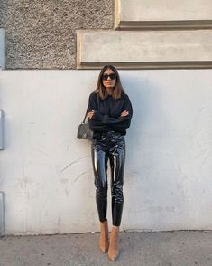 // l e a t h e r Lederhosen Outfit, In A Mood, Fashion Blogger Style, Elegantes Outfit, Looks Chic, Fashion 2020, Mode Style