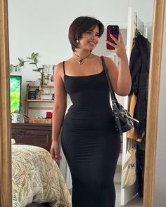 Pear Body Manifest, Outfit For Curvy Body Type, Midsize Body Type, Pear Body Type, Black Homecoming Dresses, Curvy Casual Outfits, Curvy Body Types, Pear Body, Black Homecoming Dress