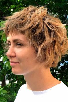 Ladies Short Hair, Kort Bob, Haircuts For Ladies, Short Shaggy Haircuts, Short Hair Hairstyles, Pixie Bob Haircut, Meg Ryan