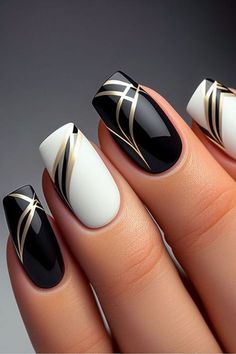 Minimalist Nail, Classy Nail Designs, Fancy Nails Designs, Gel Nail Colors, Black Nail Designs, Nail Styles, Short Nail Designs, Minimalist Nails