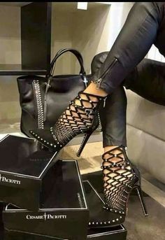 Rocking High Heel Stiefel, Buckles Fashion, Shoe Obsession, Beautiful Shoes, Cute Shoes