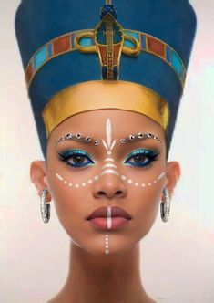 #rihanna #nefertiti Nefertiti Makeup, Egypt Makeup, Cleopatra Halloween, Egyptian Makeup, African Vibes, Egyptian Princess, Queen Nefertiti, 2024 Halloween, Costumes Ideas