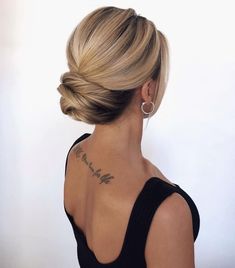 Wedding Hairstyles Older Bride, Cute Bun Hairstyles, Classic Updo, Mother Of The Bride Hair, Long Hair Wedding Styles