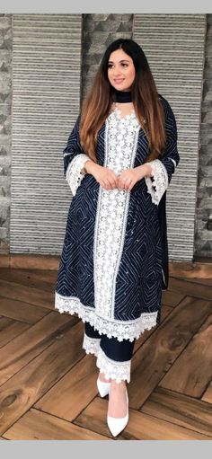 Lace Pattern Dress Indian, Lace Design On Suits Latest Pakistani, Pakistani Pattern Dresses, Cotton Maxi Dress Indian Style, Pakistani Lace Suits Party Wear, Pakistan Suit Designs, Lace Dress Designs Pakistani, Pakistani Suit Pattern, Lace Pattern Kurti