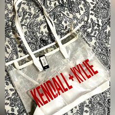 New..Kendall + Kylie Tote Bag White Weekend Shoulder Bag, White Shoulder Bag For Weekend, Trendy White Shoulder Bag For Weekend, Trendy White Bag For Weekend, Trendy Weekend Bags For Spring, Chic White Bag For Weekend, Chic White Bag For The Weekend, Kylie Logo, Kylie Bags