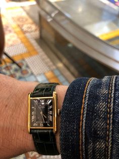 Men Old Money, Vintage Saat, Estilo Vans, Paris Atelier, Classy Watch, Fancy Watches, Vintage Watches Women, Retro Watches, Vintage Watches For Men