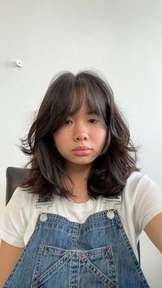 Fringe Haircut For Round Face, Short Hair With Layers Curtain Bangs, Shorts Hair With Bangs, Short Hair With Shaggy Bangs, Cool Medium Length Haircuts, Thick Face Framing Bangs, Light Bangs With Short Hair, Haircut Inspo For Thick Hair, Medium Bob Round Face